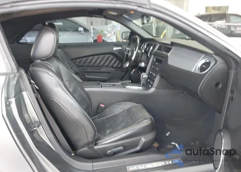 2010 Ford Mustang V6/V6 Premium z USA, uszkodzony, nr VIN 1ZVBP8EN0A5123970